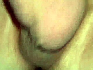 हिड कैमरा दोस्त की वाइफ की वेट चूत को क्लोज-अप में फिल्म करता है!