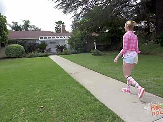 Hey, creaming tight Chloe Cherry’s coed slit so good