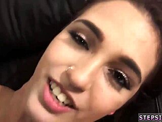 teen के ass में cum भर दिया gangbang में stepbro का cock suck करते हुए