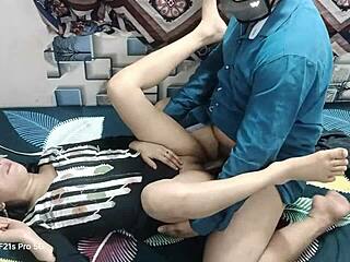 हॉर्नी देसी कपल ने शादी के बाद रात को जोरदार चुदाई की