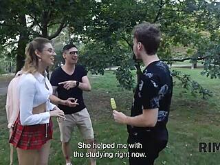 सोफे पर यूरोपियन गांड चाटने का मन कर रहा नर्डी रिमजॉब स्टाइल में!