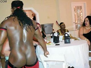 जमैकन स्ट्रिपर ने पार्टी में अनएक्सपेक्टेड हेंटाई सोलो से मिल्फ्स को चौंका दिया