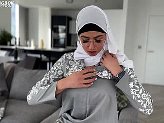 अरे मेड आलिया यासीन, सेक्स टॉय मिले, दिखाओगी कैसे काम करते हैं?