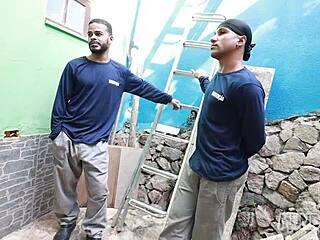 लंच ब्रेक में चुदाई का हॉट सेशन