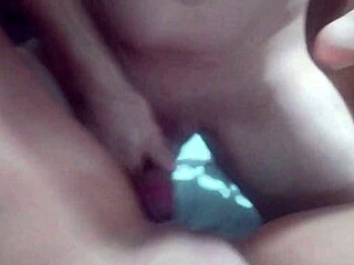 fazia alguns anos que ela n�o era fodida desde que se divorciou ficou sem sexo pensa numa vadia insaci�vel