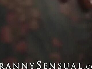 ट्रैनी केसी किसेस ने रॉकी एमर्सन को गरम किसिंग के बाद ठोका