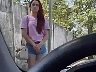 हॉट अजनबी से रास्ता पूछते हुए रिस्की क्विक मुठ मारना!