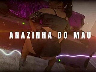 अनाझीं के क्यूट में खिलौना डालकर धमाका करने के लिए