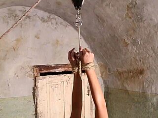 लूना साउथ अमेरिकन प्रिजन में टाइड अप पार्ट 2