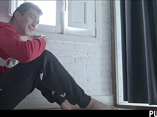 Andaluza Annie Reis बॉयफ्रेंड को ठोकती है और कम निगलती है