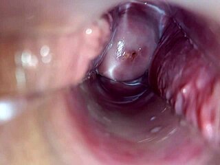 होममेड गे क्लिप में वेजाइना के अंदर क्लोज-अप ऑर्गेज्म!