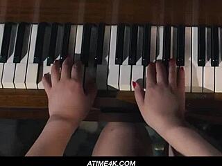 Door Se Lust - Stella Smuts Face Sitting Showcase.