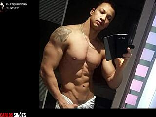 Carlos Sim�es bodybuilder plays anal lingerie game with morena novinha