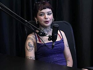 Come Ou Fazendo Fotos Sensuais Conversou no Seu Primeiro Atendimento Explicou Sobre Sg Sempre Foi Safada e Transou na Rua - Annie Clementine Watch on Sheer Red?