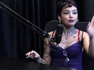 Come Ou Fazendo Fotos Sensuais Conversou no Seu Primeiro Atendimento Explicou Sobre Sg Sempre Foi Safada e Transou na Rua - Annie Clementine Watch on Sheer Red?