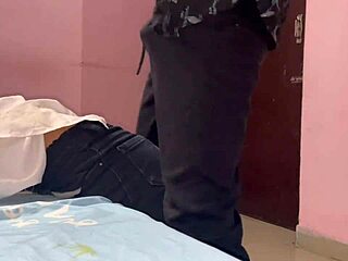 इंडियन सौतेली बहन को सौतेले भाई से रफ चुदाई मिली!