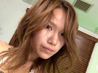 i can’t stop watching this sexy japanese girl dance with small tits