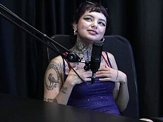 Come Ou Fazendo Fotos Sensuais Conversou no Seu Primeiro Atendimento Explicou Sobre Sg Sempre Foi Safada e Transou na Rua - Annie Clementine Watch on Sheer Red?