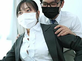 हे, ऑफिस मैनेजर, आज स्टाफ को एनल प्ले के लिए सेड्यूस करना चाहते हो?