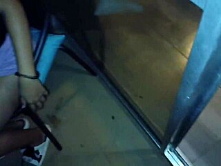 Colombian Stepmom Artemisa के साथ हॉट गेम खेलना है?