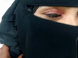 हॉट मुस्लिम लड़की को हिंदू बॉयफ्रेंड ने डॉगी स्टाइल में हार्डकोर चोदा!