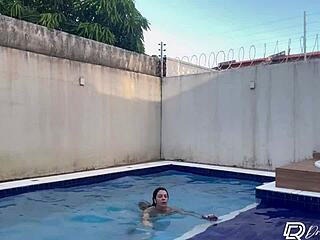 N�o Tinha Algu�m Para Foder Peguei Minha M�quina De Sexo E Atolei O Cacete Inteiro Na Bucetinha