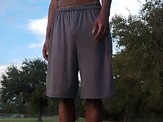 मैं मेरी स्किनी ब्रूनेट वाइफ हेम्पस्टेड में का काफी नहीं पा सकता, वह इतनी प्रिटी है