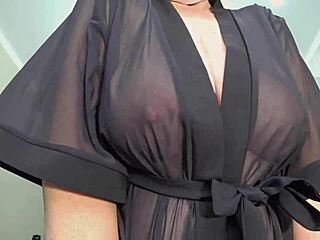 क्या तुम इन big gorgeous MILF saggy tits का close-up dream देखते हो!