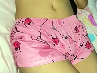 डैडी, मेरे पजामा देखो, उतारना चाहते हो, इनोसेंट 18+ टीन?