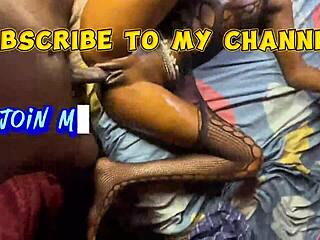 दो स्लिम टीने टिज और प्ले करती हैं, फिर ह्यूज ब्लैक कॉक्स के साथ वाइल्ड फोरसम, ओएमजी!