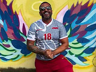 विक्टोरिया कैमार्गोस की गांड देखकर अंदर कम फूट गया