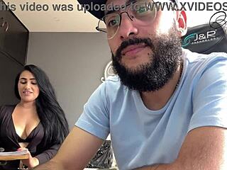 manager contracts force karta hai jab main deepthroat crave karti hoon