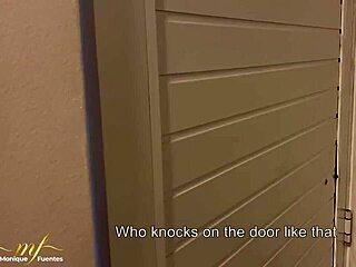 वाओ, मोनिक फ्यूंटेस और मारियाना मार्टिक्स के साथ मेरा पहला लेस्बियन फ्लिंग!