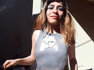 Bonneyuwu Reveals Her Body In Cosplay Show