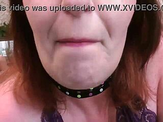 टीजिंग फैट कर्वी मेच्योर टिट्स और अस्स मिरर में - क्या मेरा चैपस्टिक तुम्हारे टिनी डिक से बड़ा है?