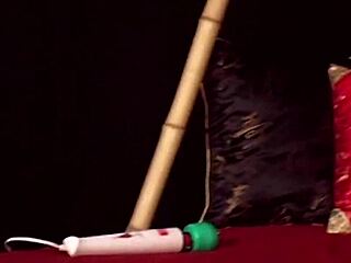 जेडन, चलो उन बड़े डिल्डोज़ से फक करते हैं!