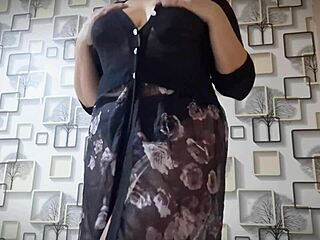 हॉट एशियन बेब ने बड़े नेचुरल चूचों से लवर को तड़पाया