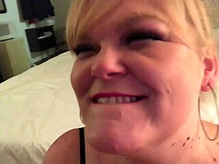 Jenna Jaymes deepthroats big cock