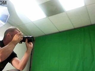 Savanna Brown Poses Nude For Photographer