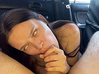 अरे स्टेपसिस्टर, कार में मुझे वो ब्लोजॉब दे जैसे स्लट है।