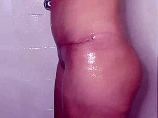 i watch carol maserati enjoy her brazilian bath with tattoos.