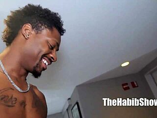 बीएफएफ चॉक लिट और बेला कम्स थ्रीसम