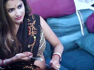 हॉट इंडियन कपल बहन की बहन के साथ बेडरूम विजिट में स्टीमी हो गया