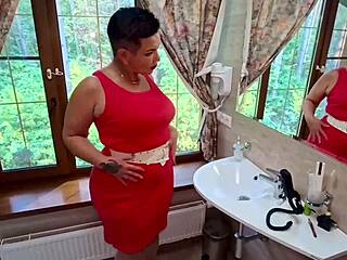 Stepmom with big ass celebrates birthday with stepson deep anal fucking pussy and facial on face. The amateur scene is intense