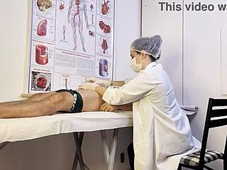 पेशेंट को चेकअप में हार्ड हुआ, ब्राजीलियन हॉस्पिटल की नर्स टीजिंग से खुद को रोक न सकी!