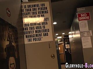 हॉटी ब्लैक कॉक पर राइड करती है ब्लोजॉब, हैंडजॉब और कमशॉट फिनिश के साथ