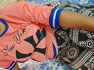 हेल yeah! चीटिंग देसी गर्लफ्रेंड होटल में सब कुछ खोल देती है!