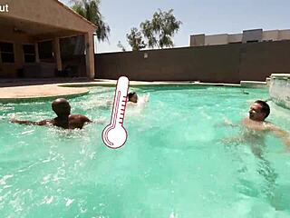 टिफनी नाके कहती है वह पेमेंट के लिए पूल के पास ग्रुप फोरसोम में सेक्स कर रही है