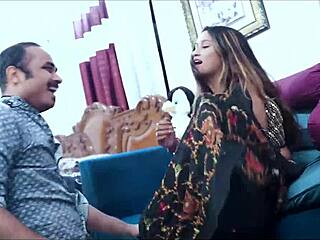 सींगी भारतीय पत्नी साड़ी में देवर और भाभी के साथ गंदी हिंदी ऑडियो सेक्स में मस्ती करती है! 😘