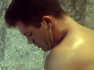 ब्रूनेट मॉम को झुकाकर गैपिंग चूत चोदी, शेव्ड होल ने वाइल्ड राइड दी! 😈